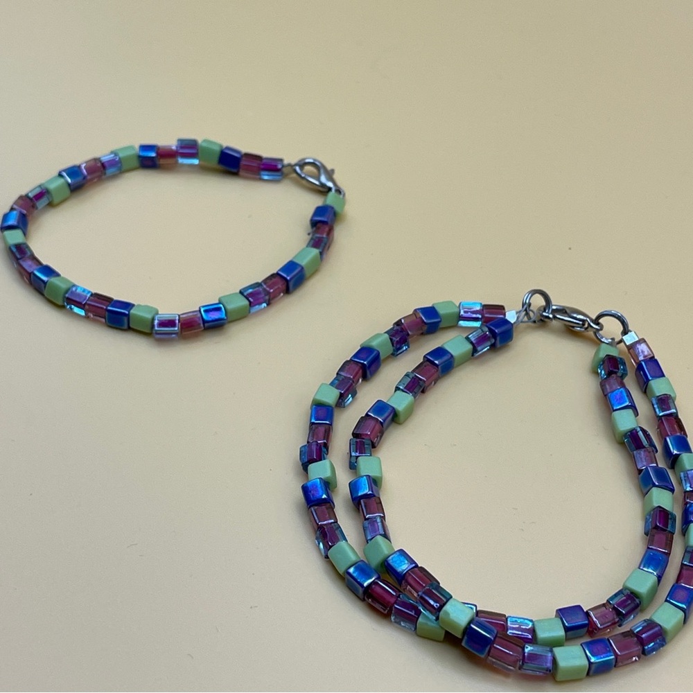 Big Sis & Lil Sis Iridescent Mermaid Bracelets π Mommy & Me Matching Set πβ¨ - Picture 2 of 7